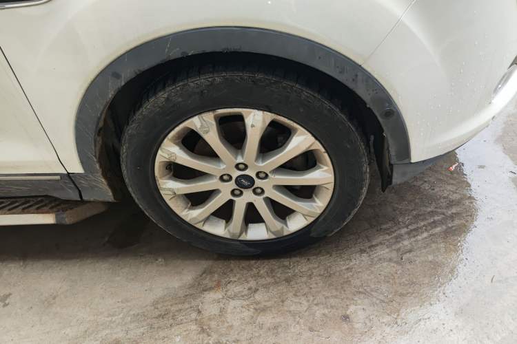Used Ford Kuga 2013 2.0L GTDi Four-Wheel-Drive Sport Model Right Front Wheel Hub