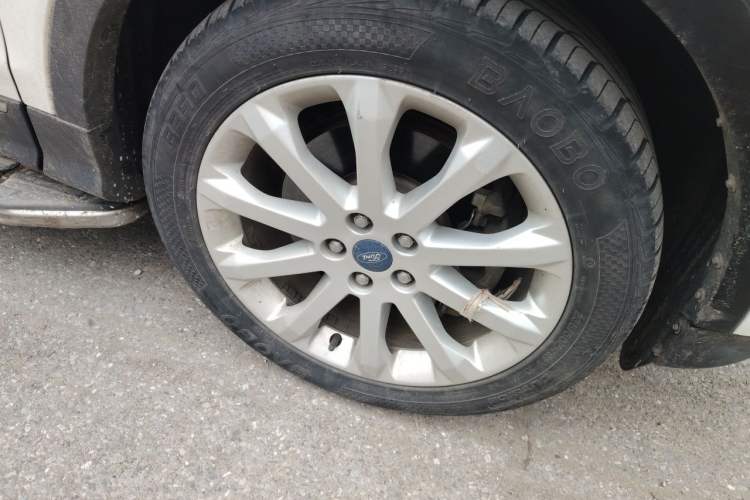 Used Ford Kuga 2013 1.6L GTDi 4x4 Elite Model Right Front Wheel Hub