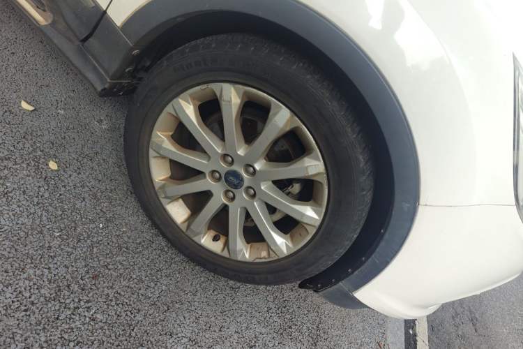 Used Ford Kuga 2013 1.6L GTDi Two-Wheel-Drive Trend Model Right Front Wheel Hub