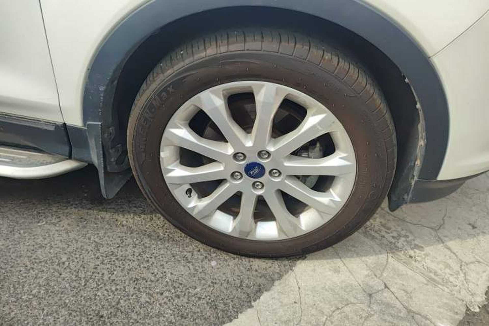 Used Ford Kuga 2013 1.6L GTDi 4x4 Elite Model Right Front Wheel Hub