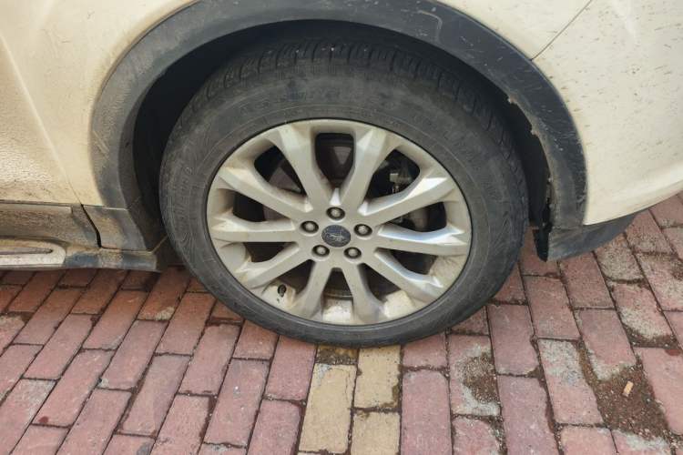 Used Ford Kuga 2013 1.6L GTDi 4x4 Elite Model Right Front Wheel Hub