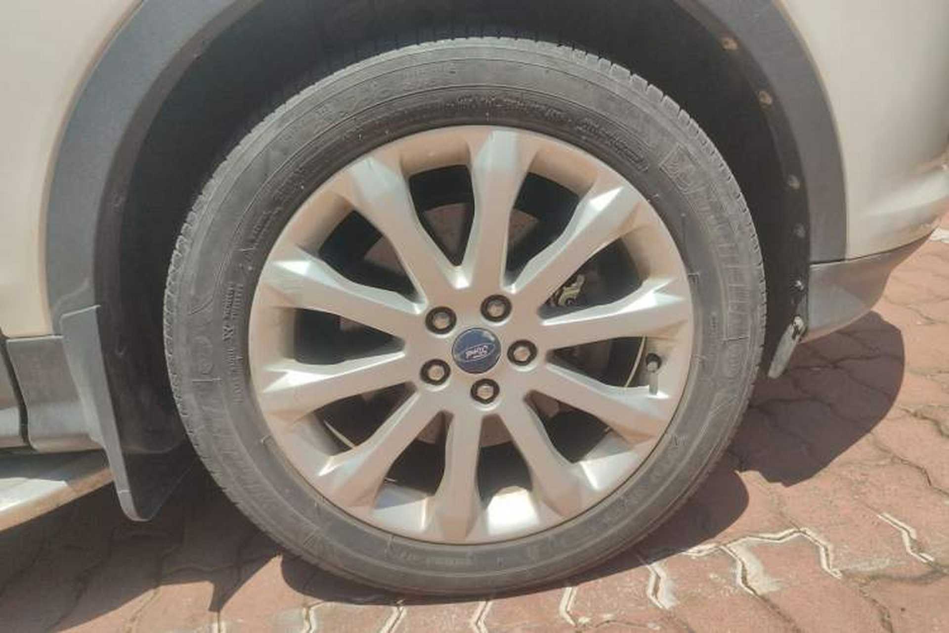 Used Ford Kuga 2013 1.6L GTDi 4x4 Elite Model Right Front Wheel Hub