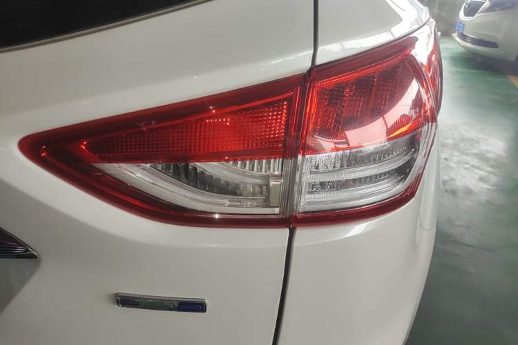 Used Ford Kuga 2013 2.0L GTDi Four-Wheel Drive Premium Model Right Rear Taillight
