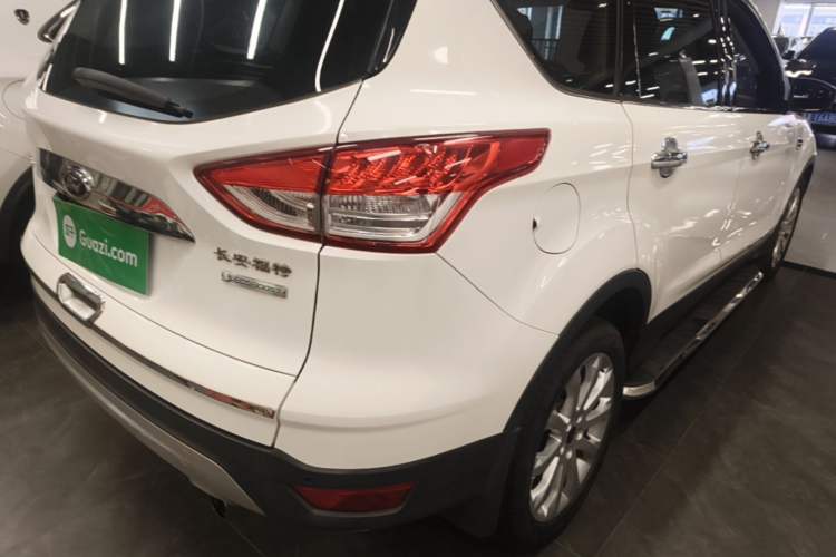 Used Ford Kuga 2013 1.6L GTDi Two-Wheel-Drive Trend Model Right Rear Taillight