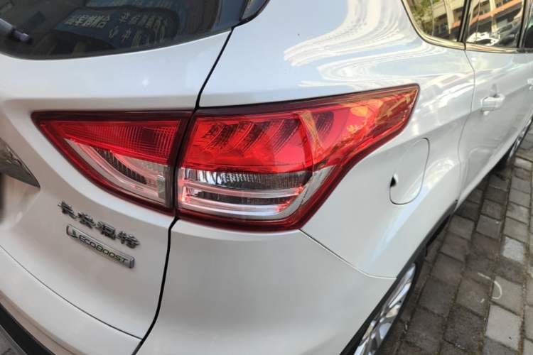 Used Ford Kuga 2013 1.6L GTDi Two-Wheel-Drive Trend Model Right Rear Taillight