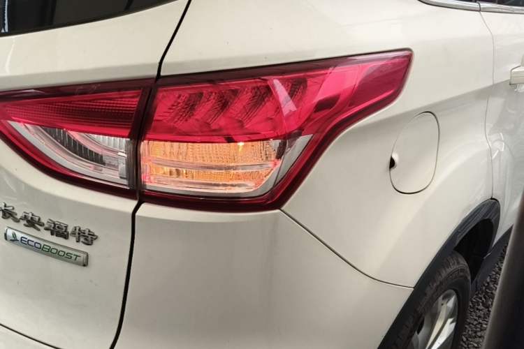 Used Ford Kuga 2013 1.6L GTDi Two-Wheel-Drive Trend Model Right Rear Taillight