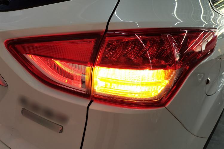 Used Ford Kuga 2013 1.6L GTDi Two-Wheel-Drive Trend Model Right Rear Taillight