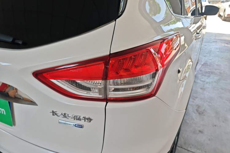 Used Ford Kuga 2013 2.0L GTDi Four-Wheel-Drive Sport Model Right Rear Taillight