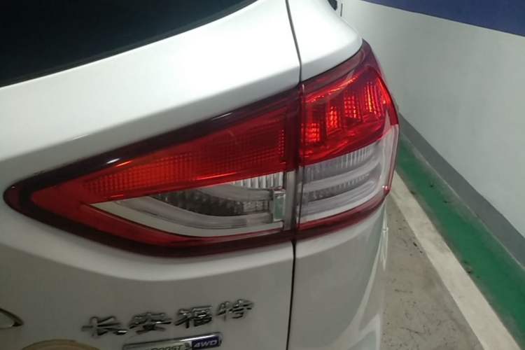 Used Ford Kuga 2013 2.0L GTDi Four-Wheel Drive Premium Model Right Rear Taillight