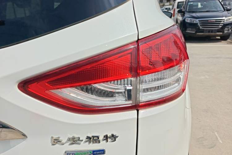 Used Ford Kuga 2013 2.0L GTDi Four-Wheel-Drive Sport Model Right Rear Taillight