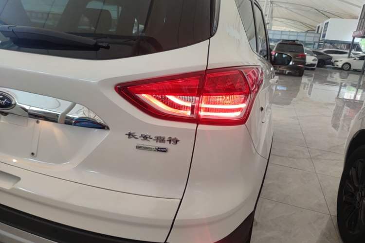 Used Ford Kuga 2013 2.0L GTDi Four-Wheel-Drive Sport Model Right Rear Taillight