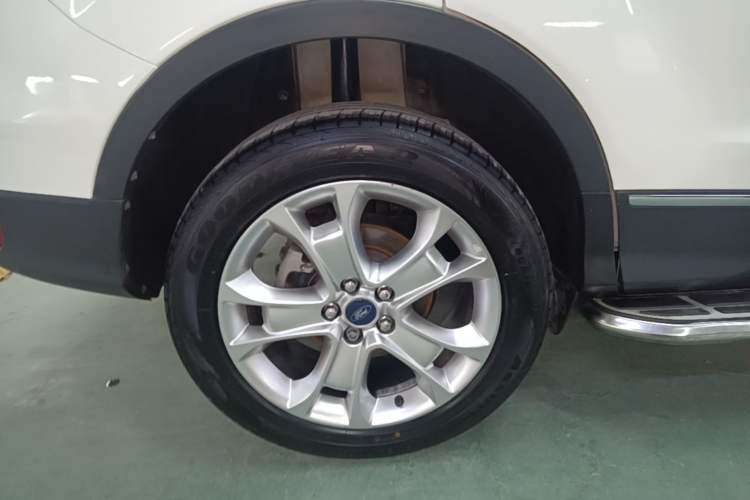 Used Ford Kuga 2013 2.0L GTDi Four-Wheel-Drive Sport Model Right Rear Wheel Hub