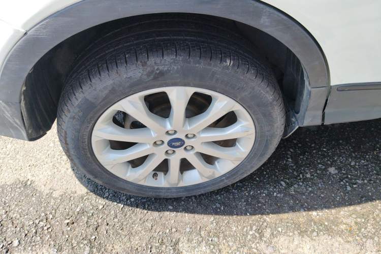 Used Ford Kuga 2013 1.6L GTDi Two-Wheel-Drive Trend Model Right Rear Wheel Hub