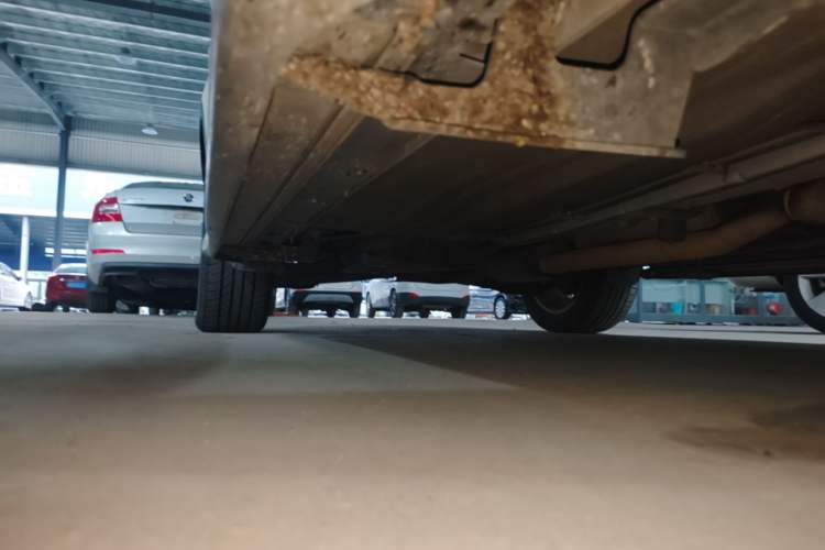 Used Ford Kuga 2013 2.0L GTDi Four-Wheel-Drive Elite Model Right Side Sill