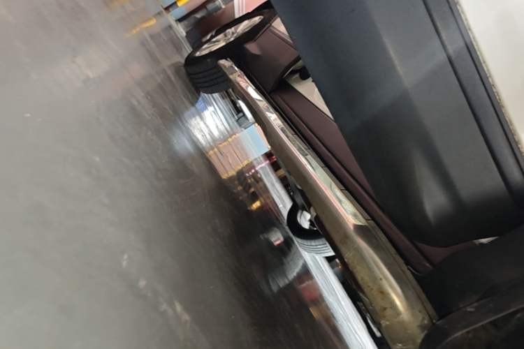 Used Ford Kuga 2013 1.6L GTDi Two-Wheel-Drive Trend Model Right Side Sill