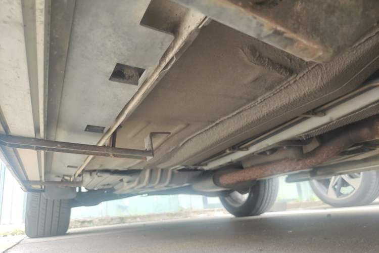 Used Ford Kuga 2013 2.0L GTDi Four-Wheel-Drive Elite Model Right Side Sill