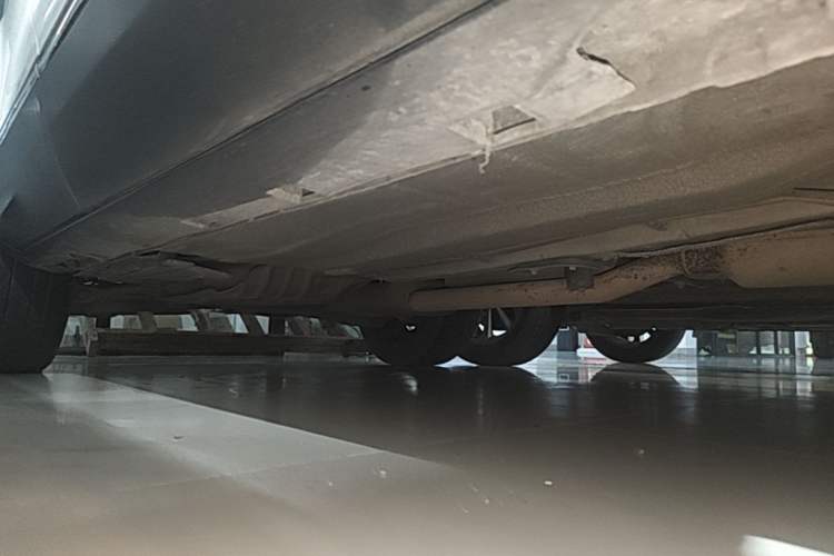 Used Ford Kuga 2013 2.0L GTDi Four-Wheel-Drive Sport Model Right Side Sill