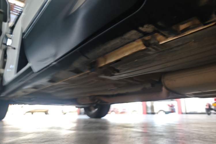 Used Ford Kuga 2013 2.0L GTDi Four-Wheel-Drive Sport Model Right Side Sill