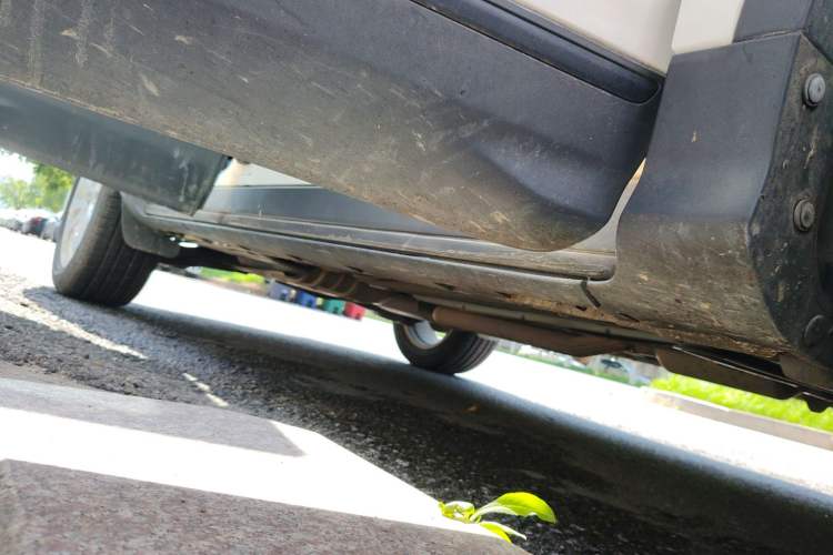 Used Ford Kuga 2013 1.6L GTDi Two-Wheel-Drive Trend Model Right Side Sill