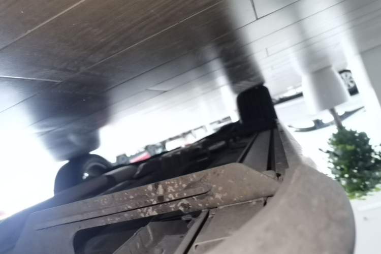 Used Ford Kuga 2013 1.6L GTDi Two-Wheel-Drive Trend Model Right Side Sill