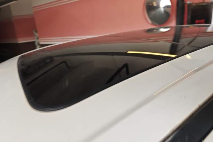 Used Ford Kuga 2013 1.6L GTDi Two-Wheel-Drive Trend Model Roof