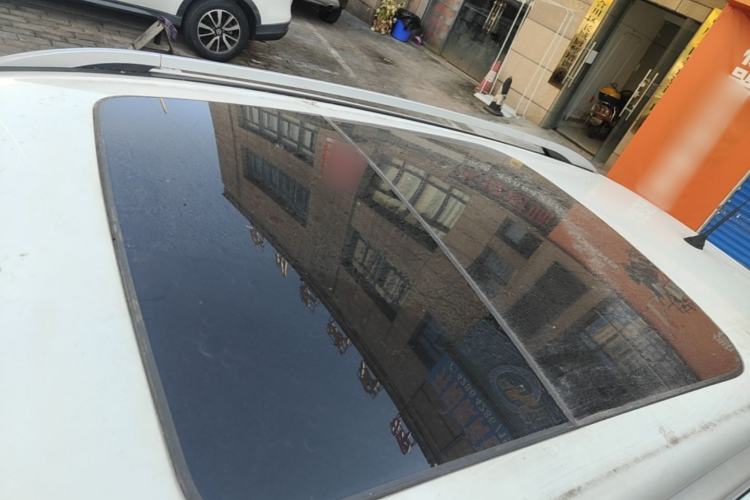 Used Ford Kuga 2013 1.6L GTDi Two-Wheel-Drive Trend Model Roof