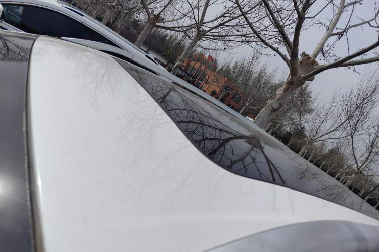Used Ford Kuga 2013 1.6L GTDi Two-Wheel-Drive Trend Model Roof