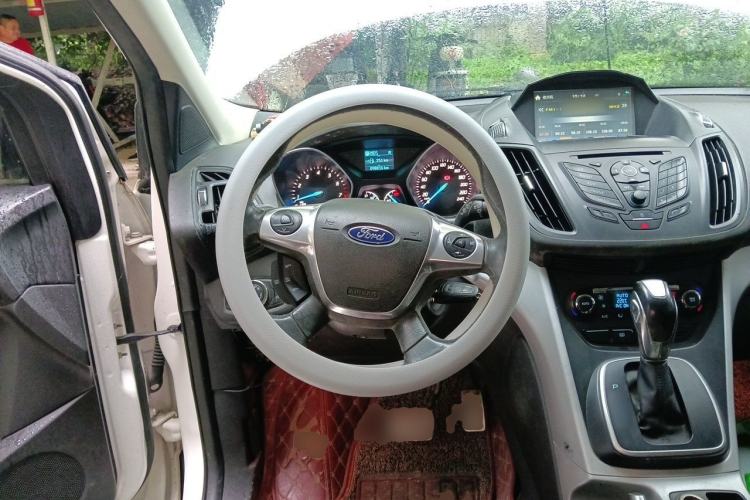 Used Ford Kuga 2013 1.6L GTDi Two-Wheel-Drive Trend Model Steering Wheel