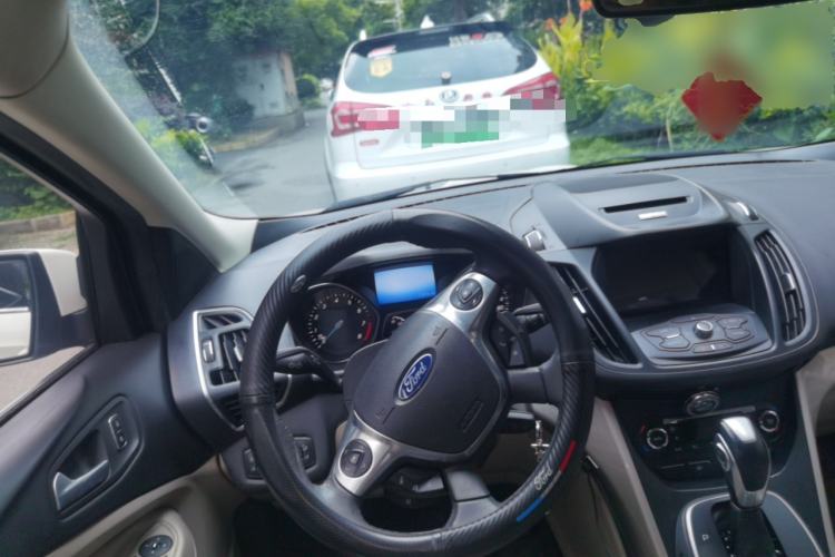 Used Ford Kuga 2013 2.0L GTDi Four-Wheel-Drive Elite Model Steering Wheel