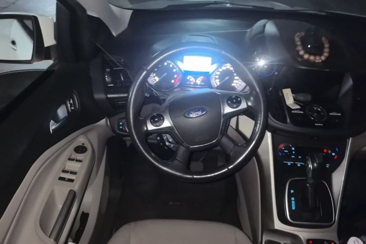 Used Ford Kuga 2013 2.0L GTDi Four-Wheel Drive Premium Model Steering Wheel