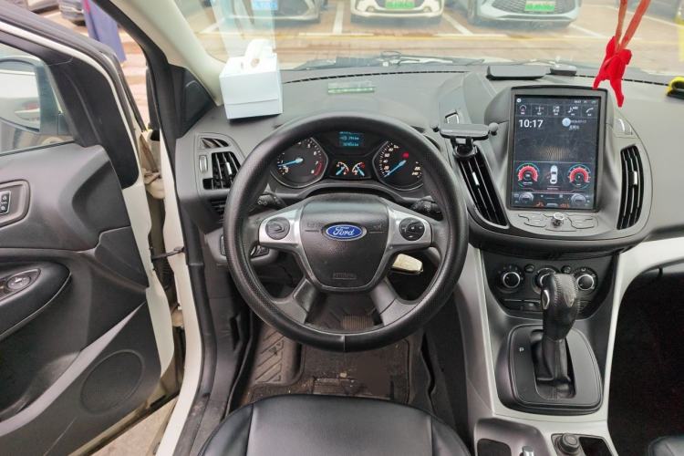 Used Ford Kuga 2013 1.6L GTDi Two-Wheel-Drive Comfort Model Steering Wheel