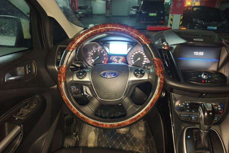 Used Ford Kuga 2013 2.0L GTDi Four-Wheel-Drive Sport Model Steering Wheel