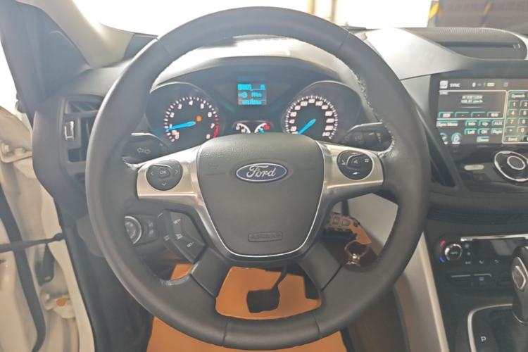 Used Ford Kuga 2013 1.6L GTDi Two-Wheel-Drive Trend Model Steering Wheel