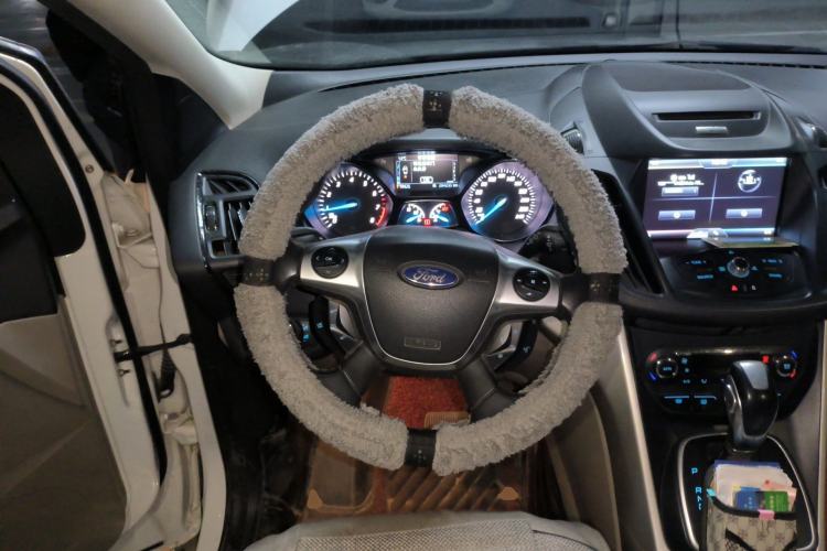 Used Ford Kuga 2013 2.0L GTDi Four-Wheel-Drive Sport Model Steering Wheel