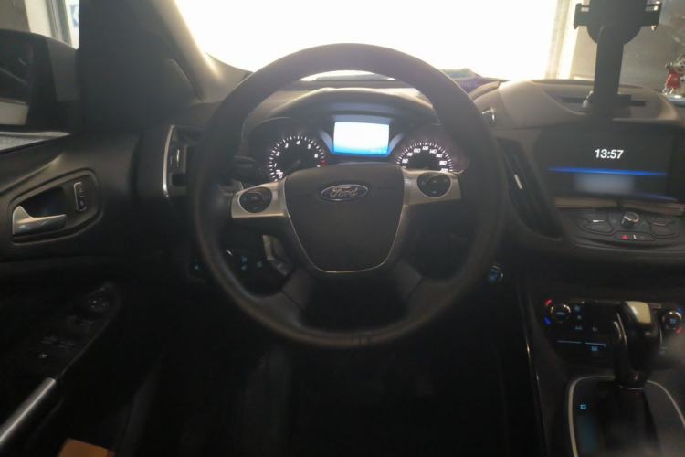 Used Ford Kuga 2013 2.0L GTDi Four-Wheel-Drive Sport Model Steering Wheel
