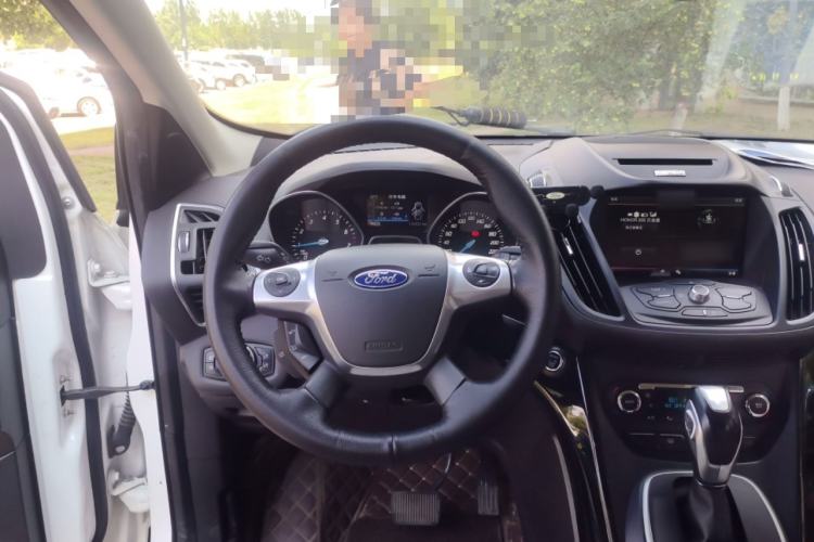 Used Ford Kuga 2013 2.0L GTDi Four-Wheel-Drive Sport Model Steering Wheel