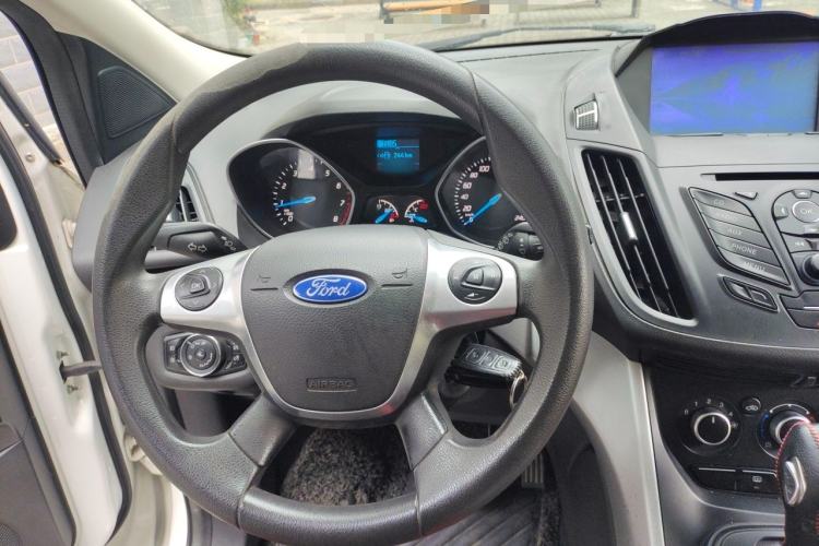 Used Ford Kuga 2013 1.6L GTDi Two-Wheel-Drive Comfort Model Steering Wheel