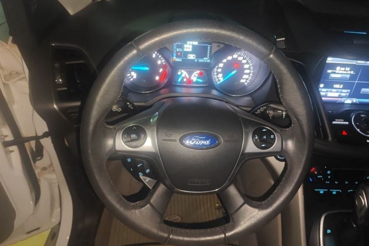 Used Ford Kuga 2013 2.0L GTDi Four-Wheel-Drive Sport Model Steering Wheel