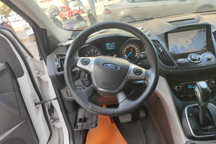 Used Ford Kuga 2013 1.6L GTDi Two-Wheel-Drive Trend Model Steering Wheel