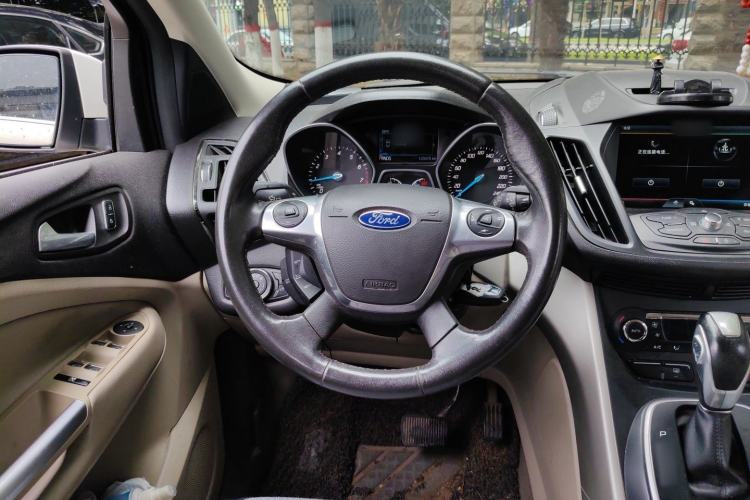 Used Ford Kuga 2013 2.0L GTDi Four-Wheel-Drive Elite Model Steering Wheel