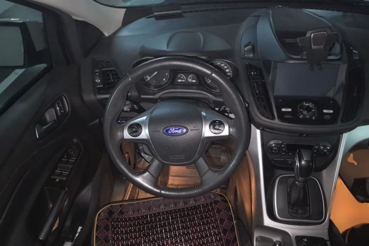 Used Ford Kuga 2013 1.6L GTDi Two-Wheel-Drive Trend Model Steering Wheel