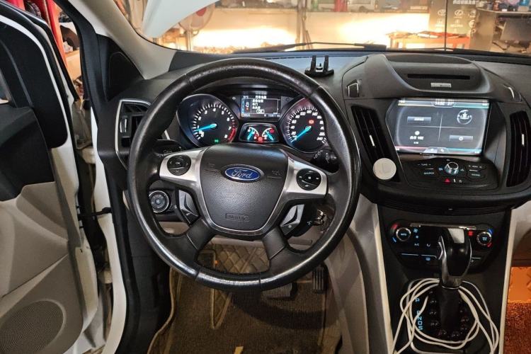 Used Ford Kuga 2013 2.0L GTDi Four-Wheel-Drive Elite Model Steering Wheel