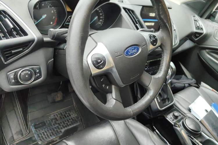 Used Ford Kuga 2013 2.0L GTDi Four-Wheel-Drive Sport Model Steering Wheel