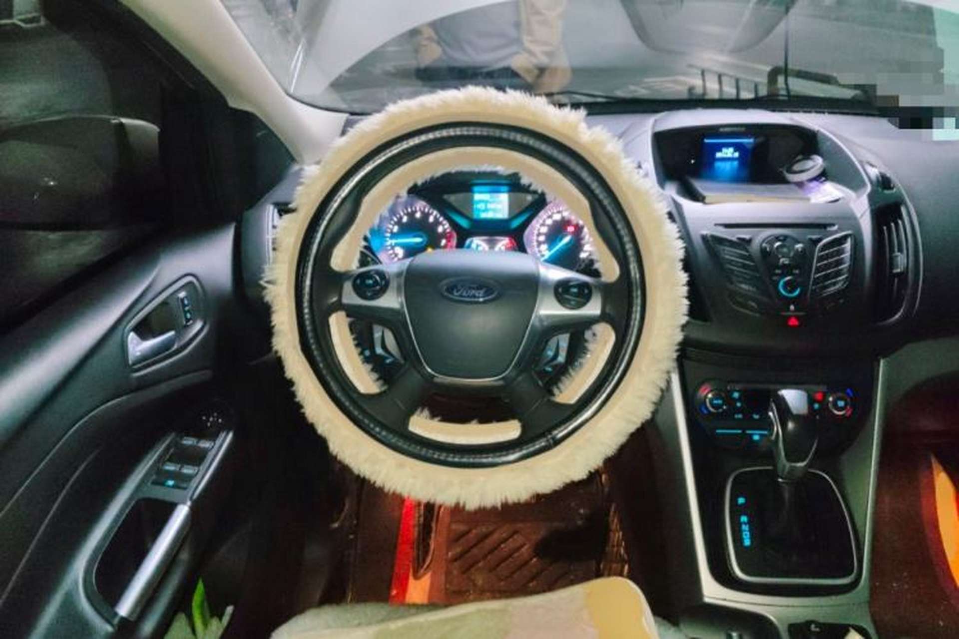 Used Ford Kuga 2013 1.6L GTDi Two-Wheel-Drive Trend Model Steering Wheel