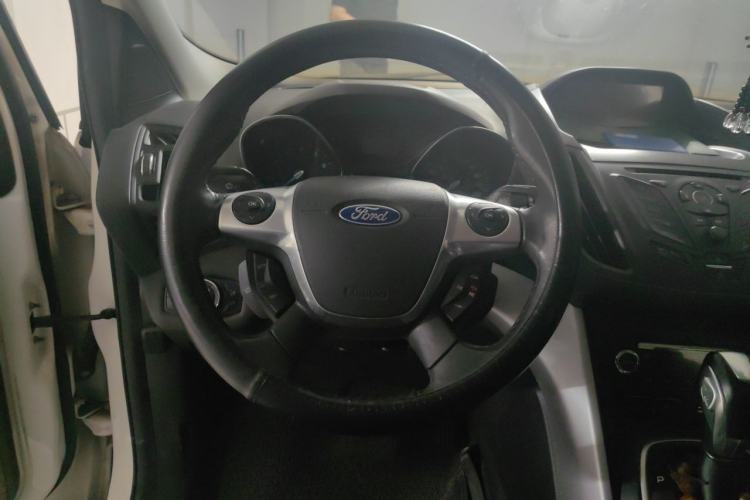 Used Ford Kuga 2013 1.6L GTDi Two-Wheel-Drive Trend Model Steering Wheel