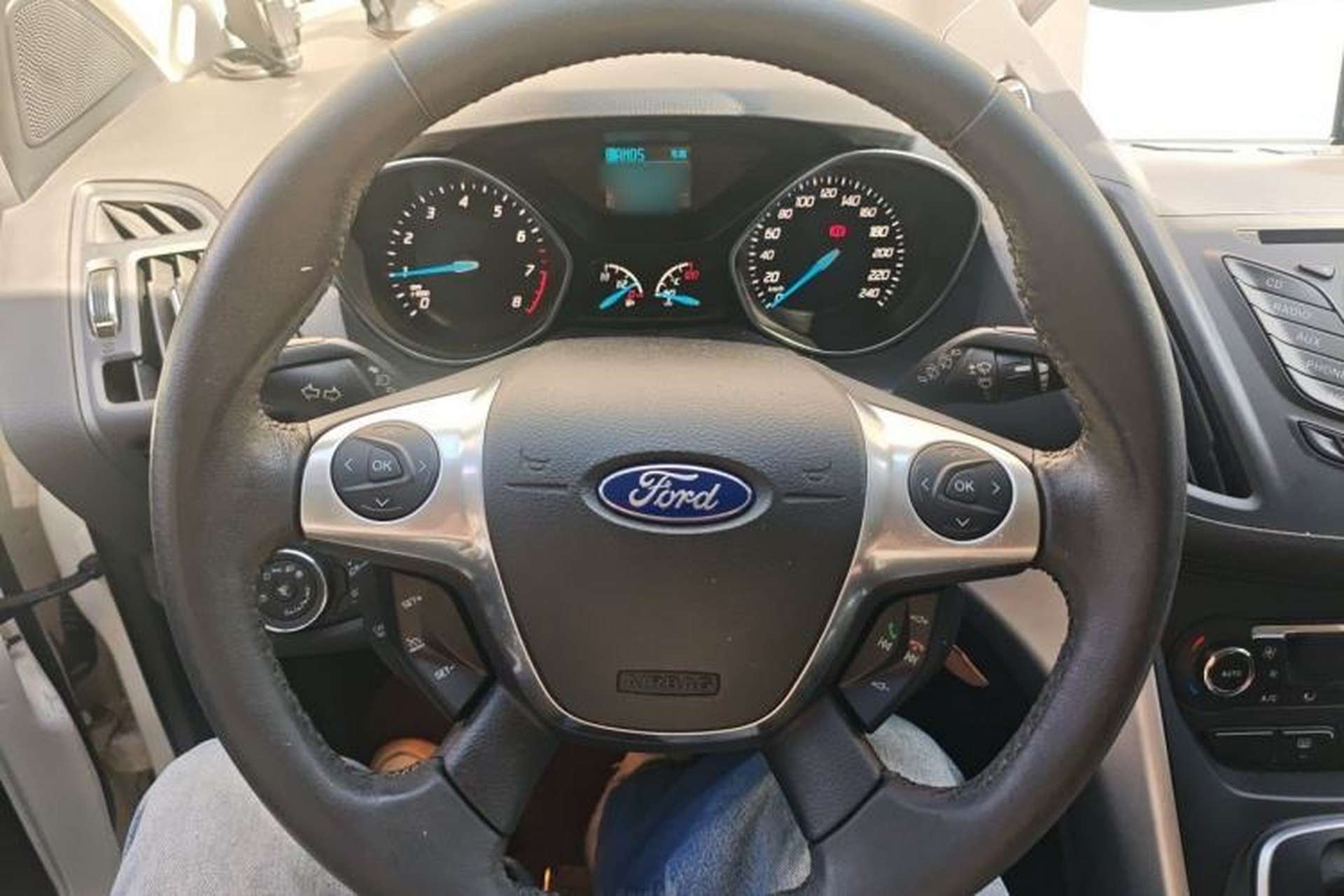 Used Ford Kuga 2013 1.6L GTDi Two-Wheel-Drive Trend Model Steering Wheel