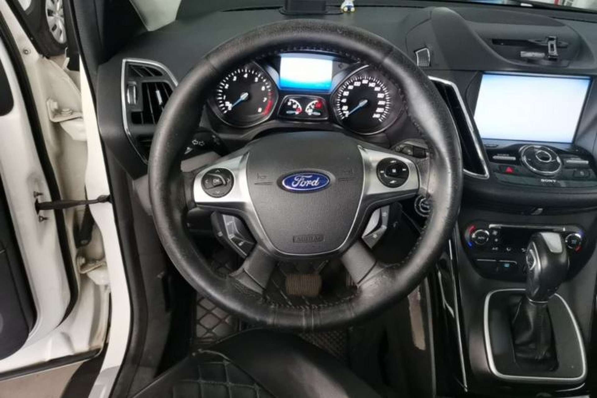Used Ford Kuga 2013 2.0L GTDi Four-Wheel-Drive Sport Model Steering Wheel