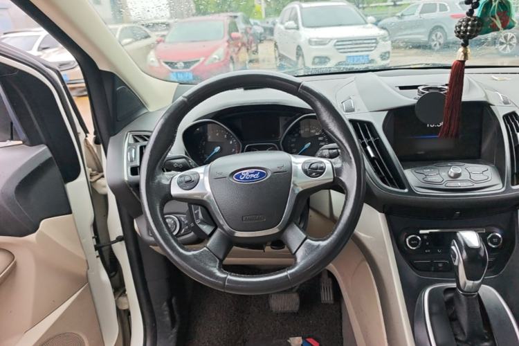 Used Ford Kuga 2013 2.0L GTDi Four-Wheel-Drive Elite Model Steering Wheel