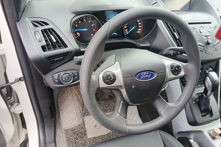 Used Ford Kuga 2013 1.6L GTDi Two-Wheel-Drive Comfort Model Steering Wheel