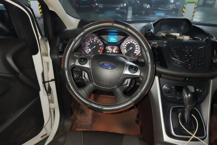 Used Ford Kuga 2013 1.6L GTDi Two-Wheel-Drive Trend Model Steering Wheel